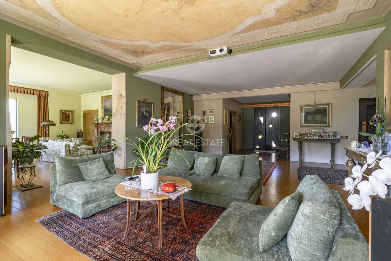 Вилла в Комо, Италия, 751.85 м² - фото 12