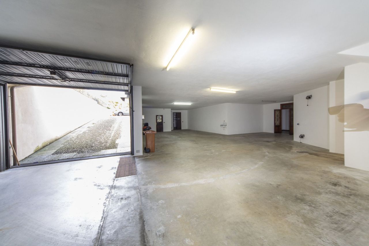 Вилла у озера Комо, Италия, 250 м² - фото 18