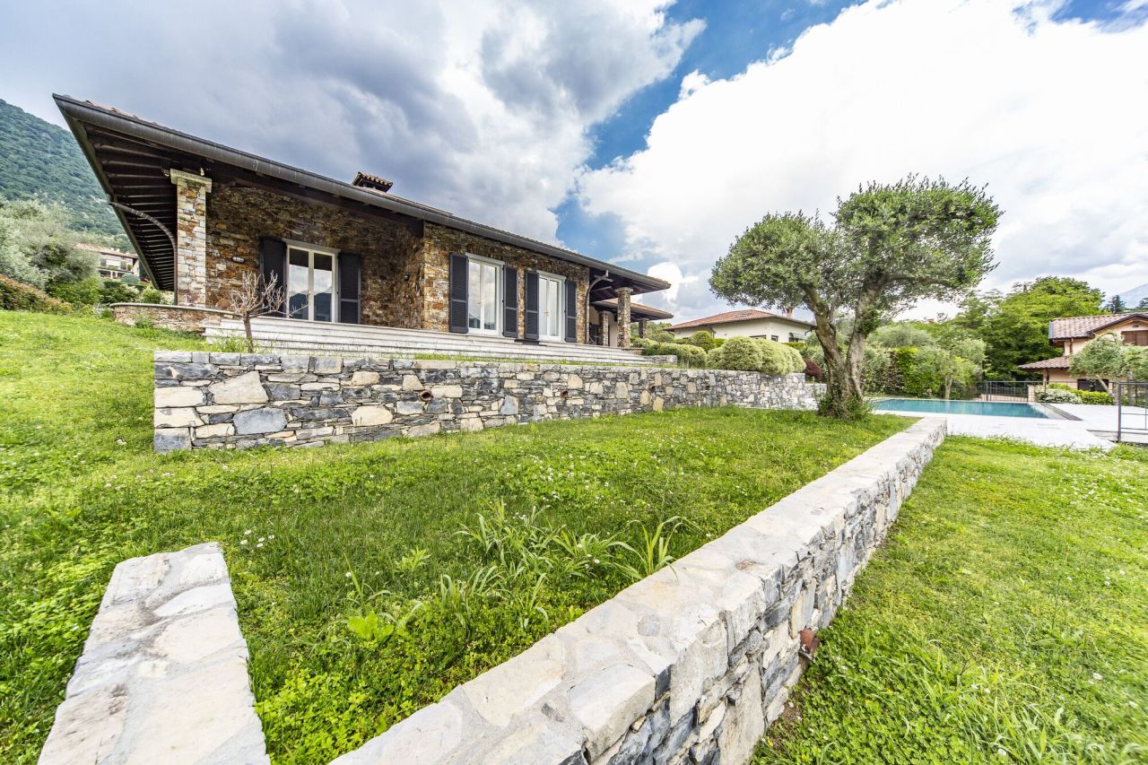Вилла у озера Комо, Италия, 250 м² - фото 2
