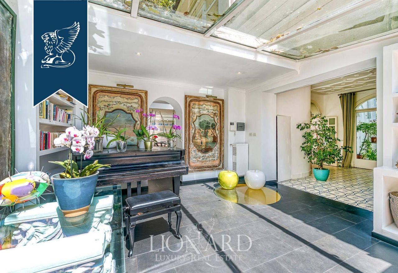 Вилла в Риме, Италия, 299 м² - фото 8