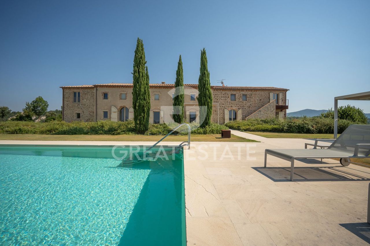 Дом в Вольтерре, Италия, 875 м² - фото 2