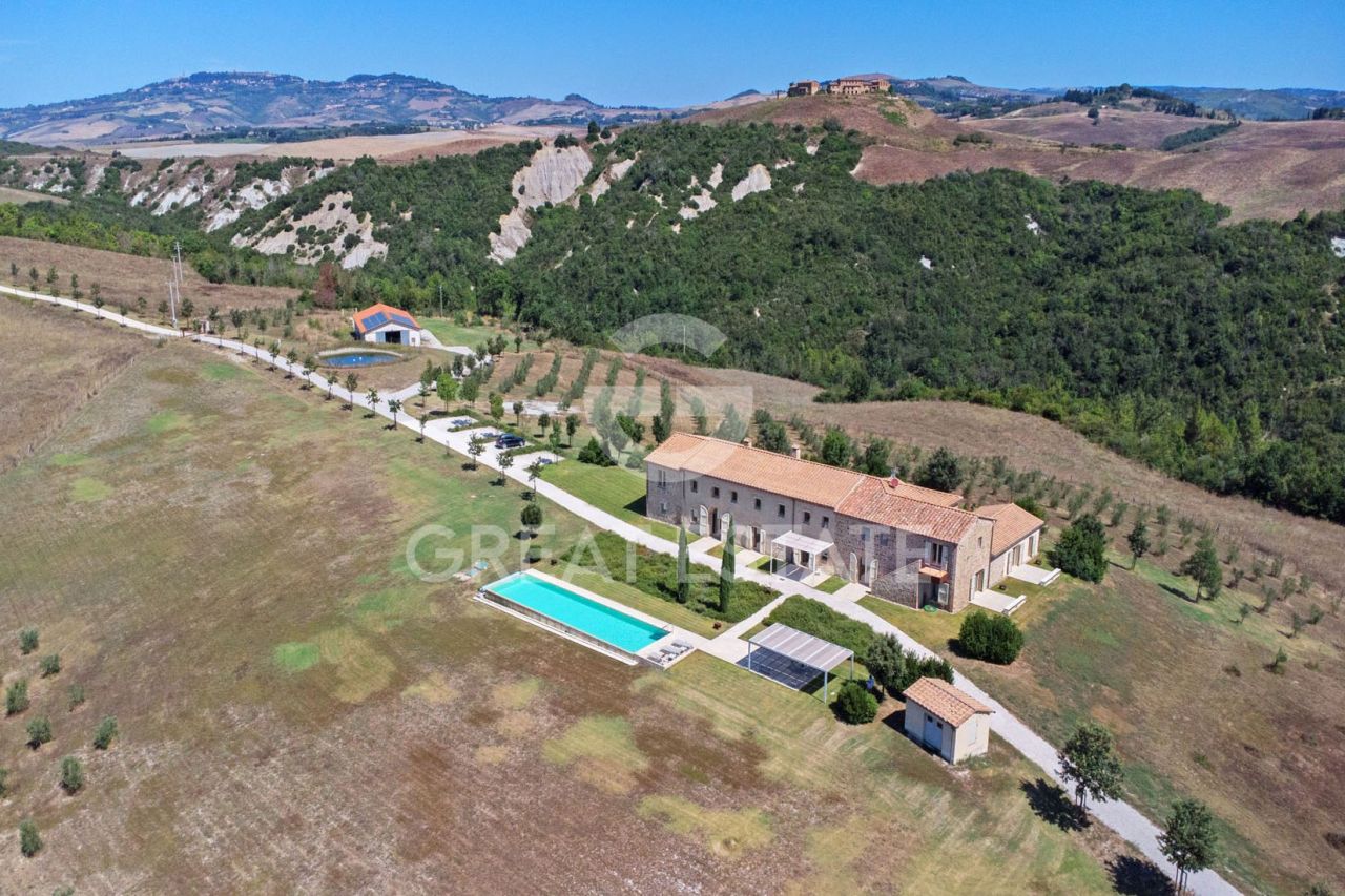 Дом в Вольтерре, Италия, 875 м² - фото 5