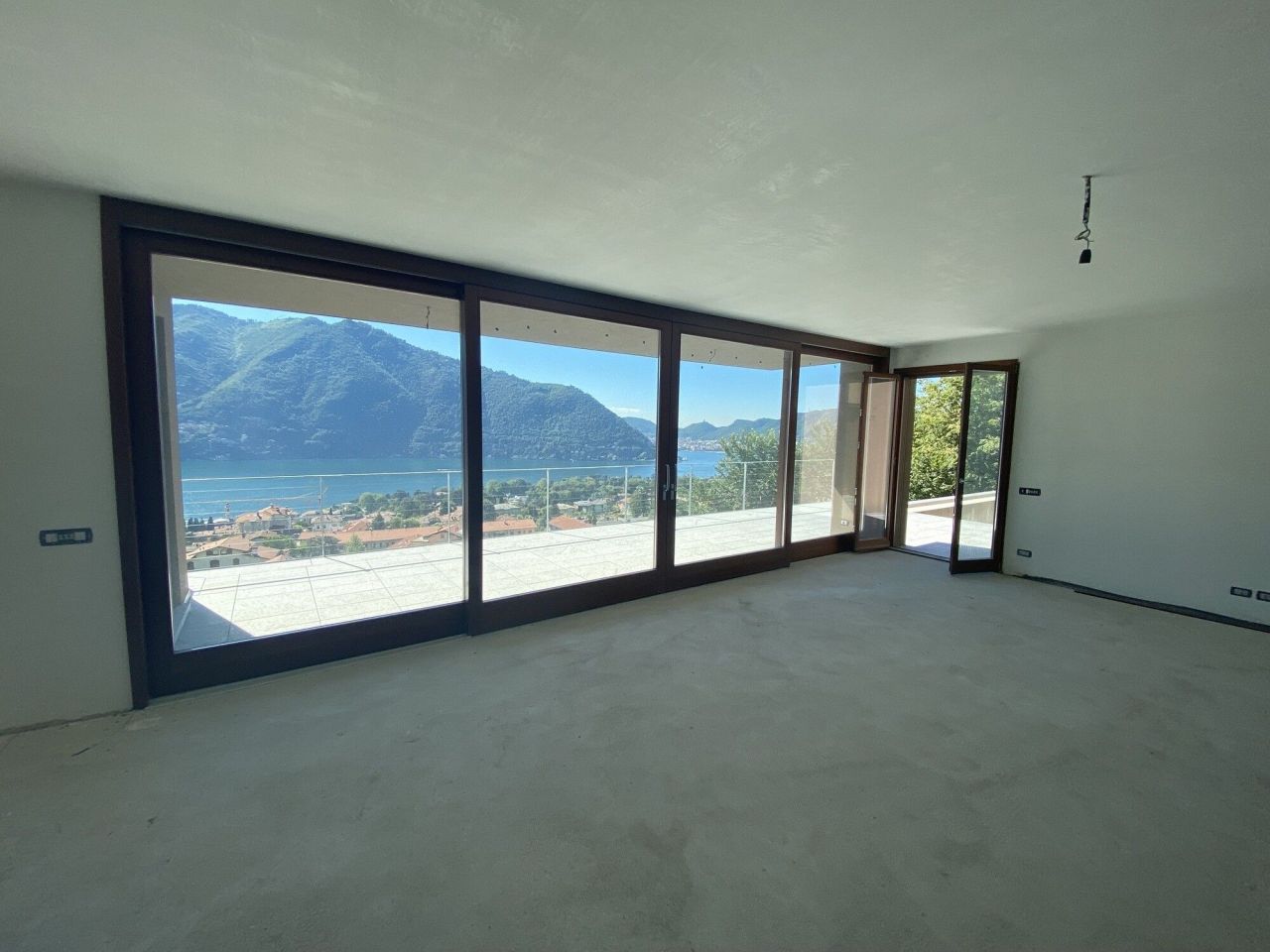 Вилла у озера Комо, Италия, 380 м² - фото 10