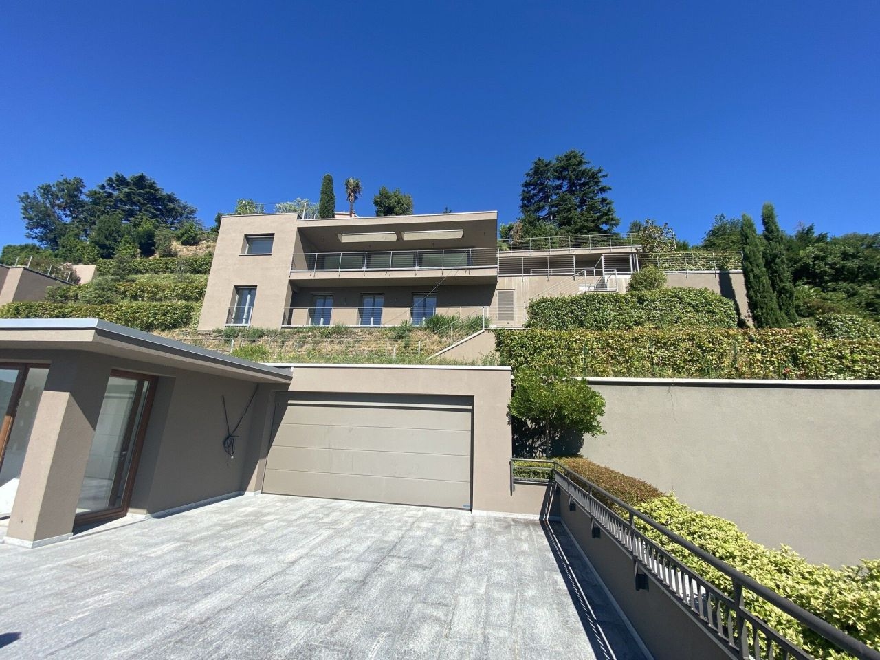 Вилла у озера Комо, Италия, 380 м² - фото 12