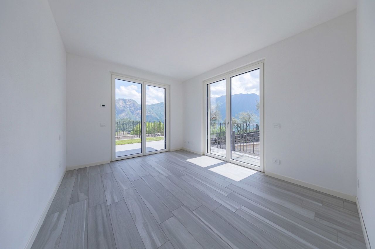 Вилла у озера Комо, Италия, 250 м² - фото 10