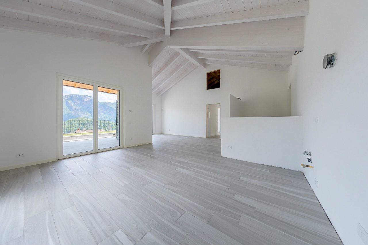 Вилла у озера Комо, Италия, 250 м² - фото 7