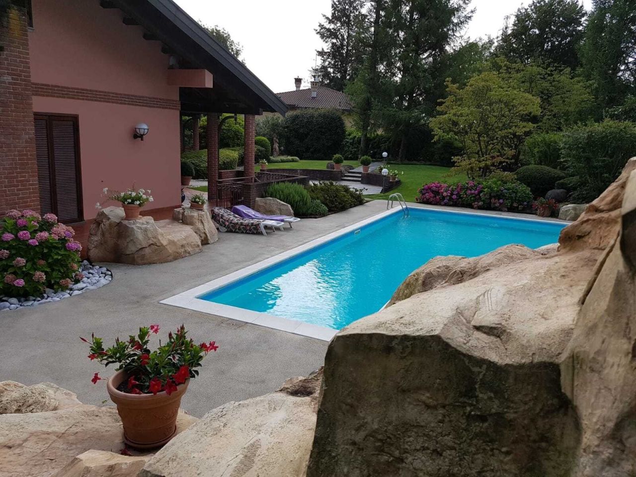 Вилла у озера Комо, Италия, 700 м² - фото 2