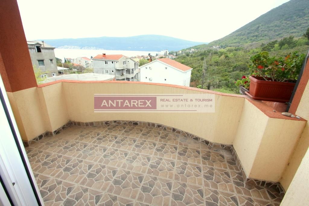 Апартаменты в Биеле, Черногория, 33 м² - фото 1