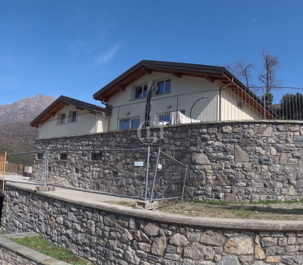 Вилла у озера Комо, Италия, 330 м² - фото 5