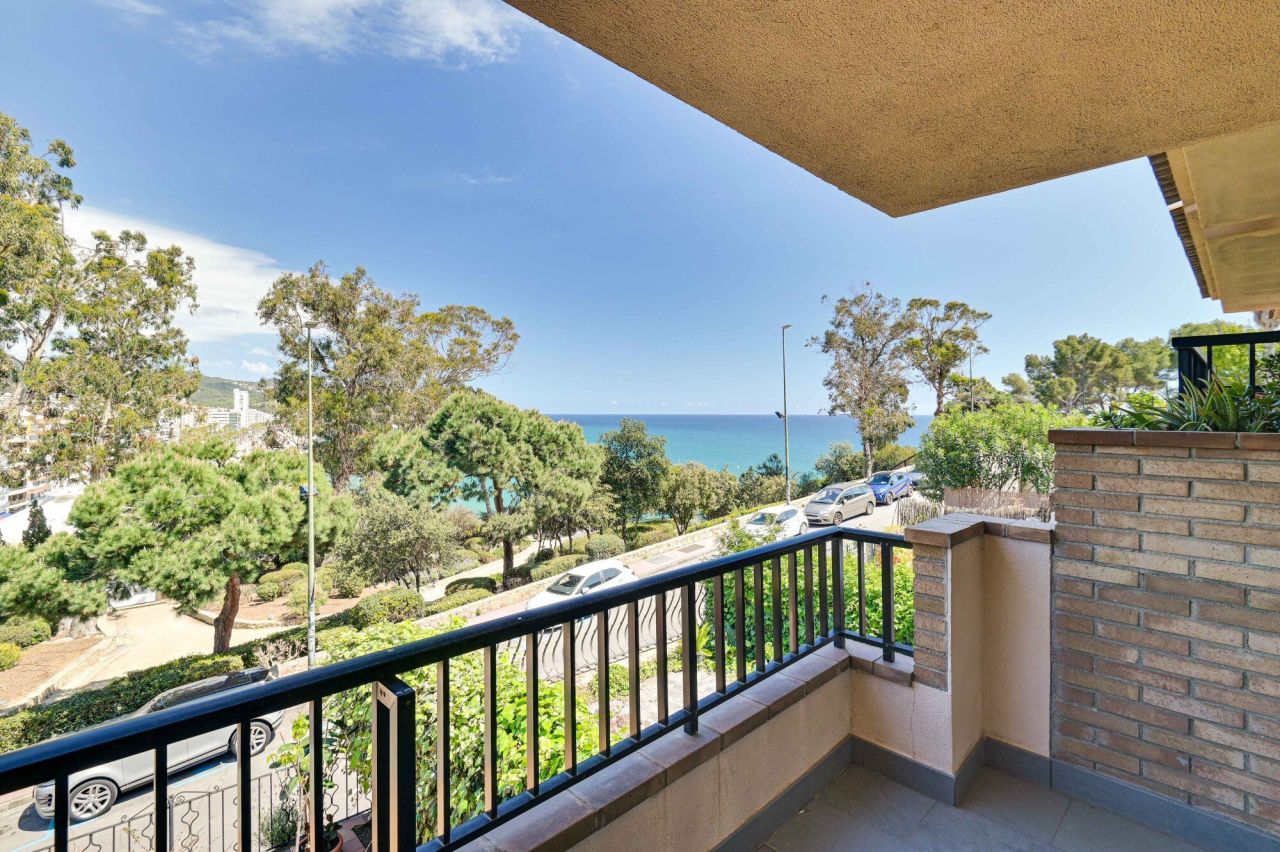 Таунхаус на Коста-Брава, Испания, 374 м² - фото 2