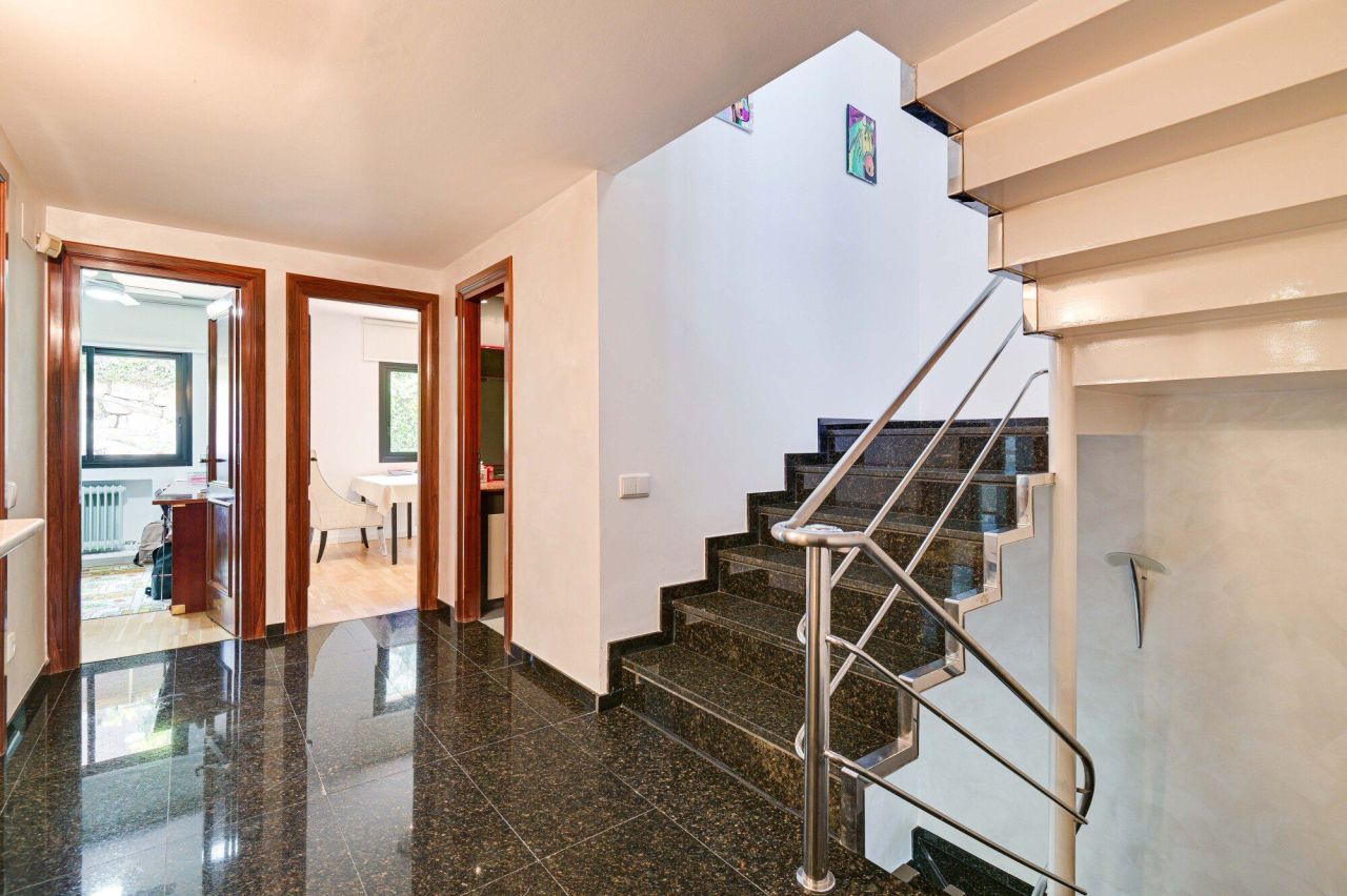 Таунхаус на Коста-Брава, Испания, 374 м² - фото 13