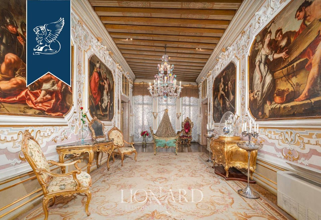 Апартаменты в Венеции, Италия, 1 300 м² - фото 1