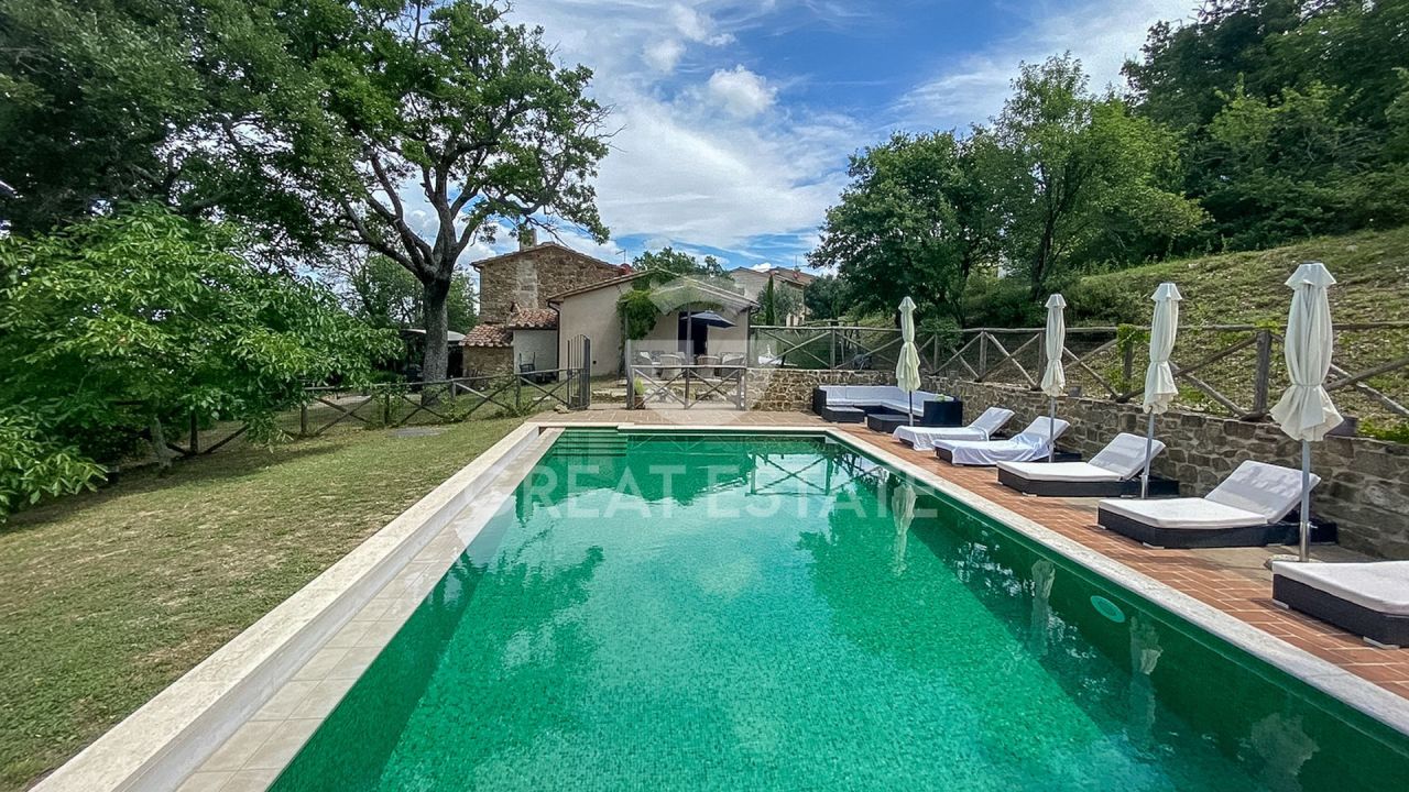 Дом Castiglione d'Orcia, Италия, 195.6 м² - фото 1