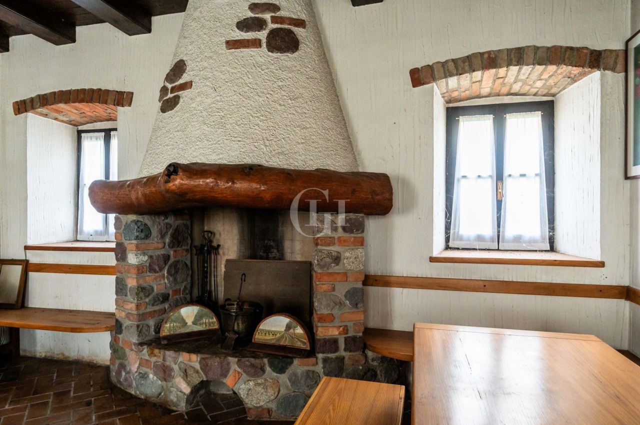 Поместье у озера Изео, Италия, 400 м² - фото 8