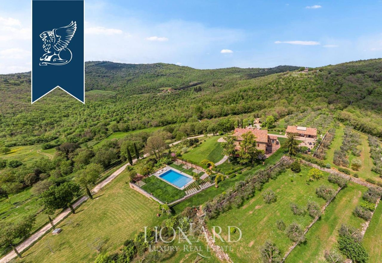 Ферма в Ареццо, Италия, 800 м² - фото 2