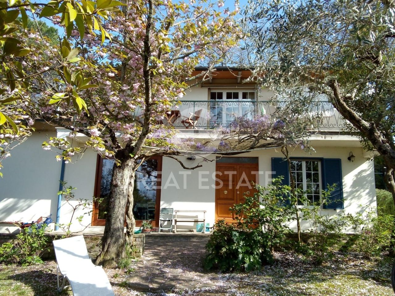 Вилла в Кьюси, Италия, 234.2 м² - фото 1