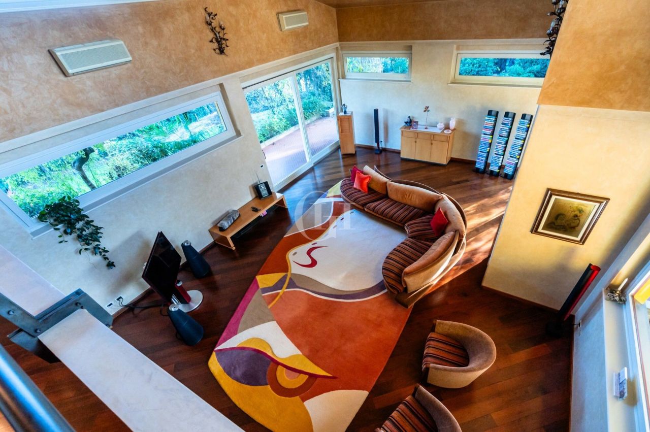 Вилла у озера Изео, Италия, 435 м² - фото 8