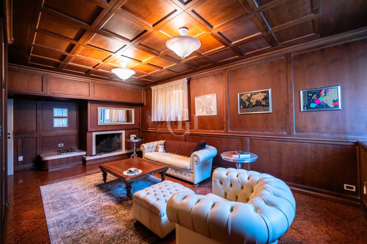 Вилла у озера Изео, Италия, 435 м² - фото 12