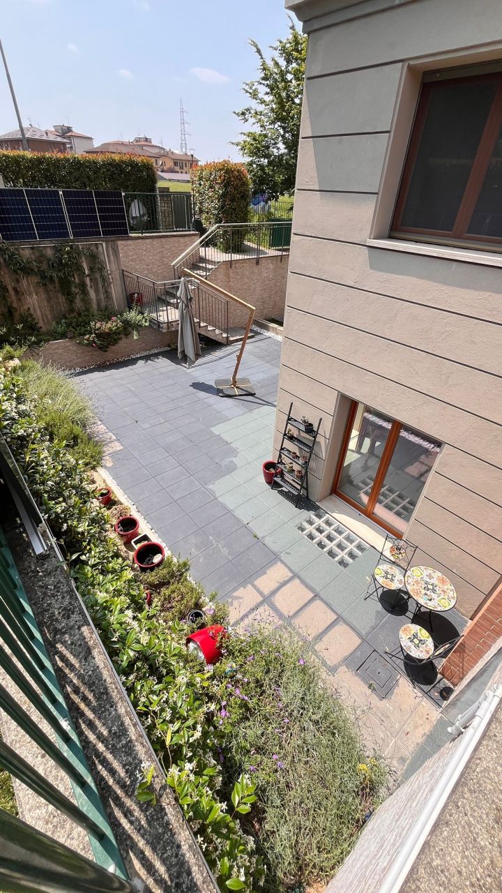 Апартаменты в провинции Монца-э-Брианца, Италия, 220 м² - фото 2