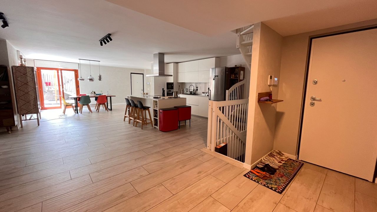 Апартаменты в провинции Монца-э-Брианца, Италия, 220 м² - фото 8