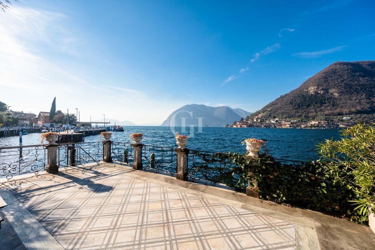 Вилла у озера Изео, Италия, 270 м² - фото 4