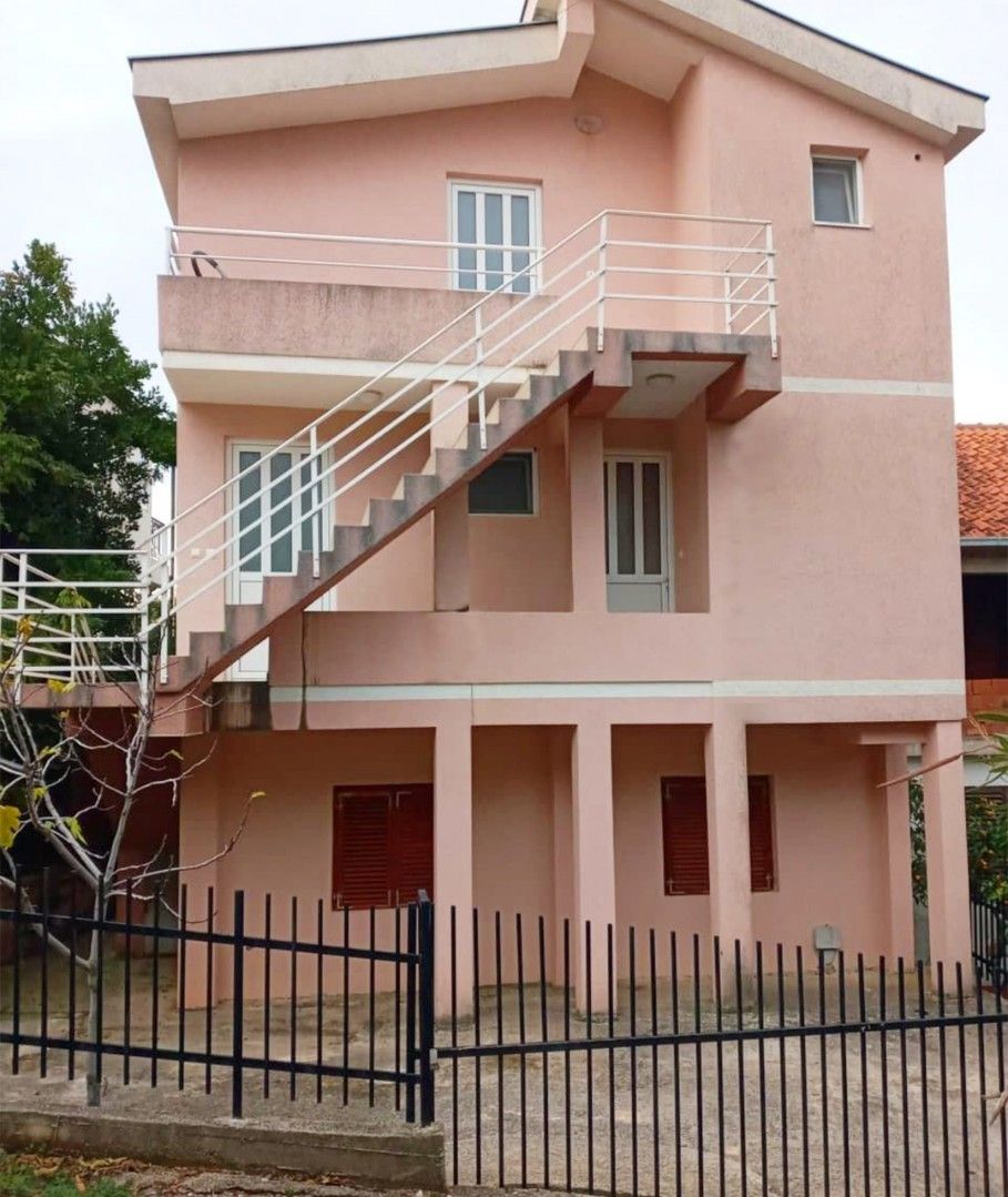 Дом в Утехе, Черногория, 150 м² - фото 1