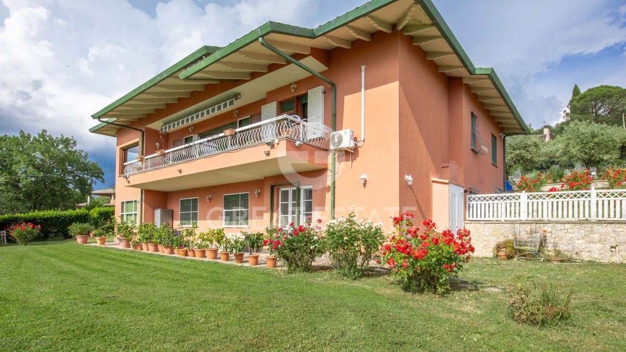 Вилла в Маджоне, Италия, 364.2 м² - фото 3