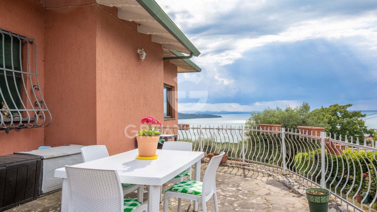 Вилла в Маджоне, Италия, 364.2 м² - фото 5