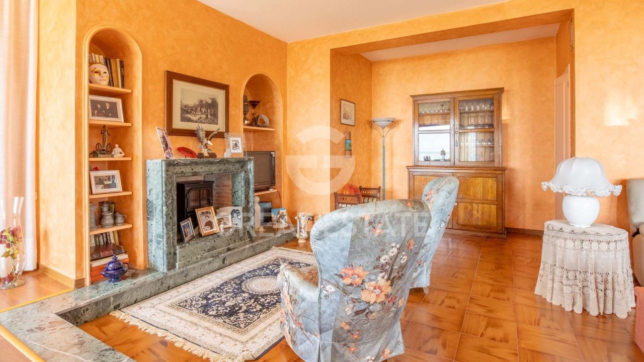 Вилла в Маджоне, Италия, 364.2 м² - фото 14