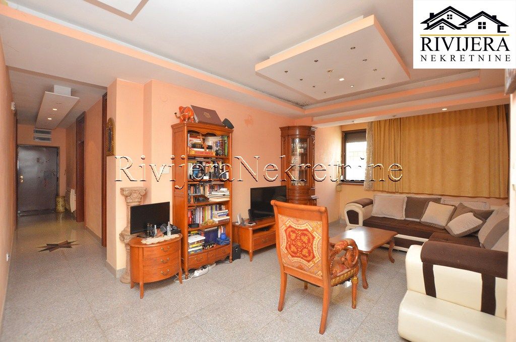 Квартира в Херцег-Нови, Черногория, 77 м² - фото 2