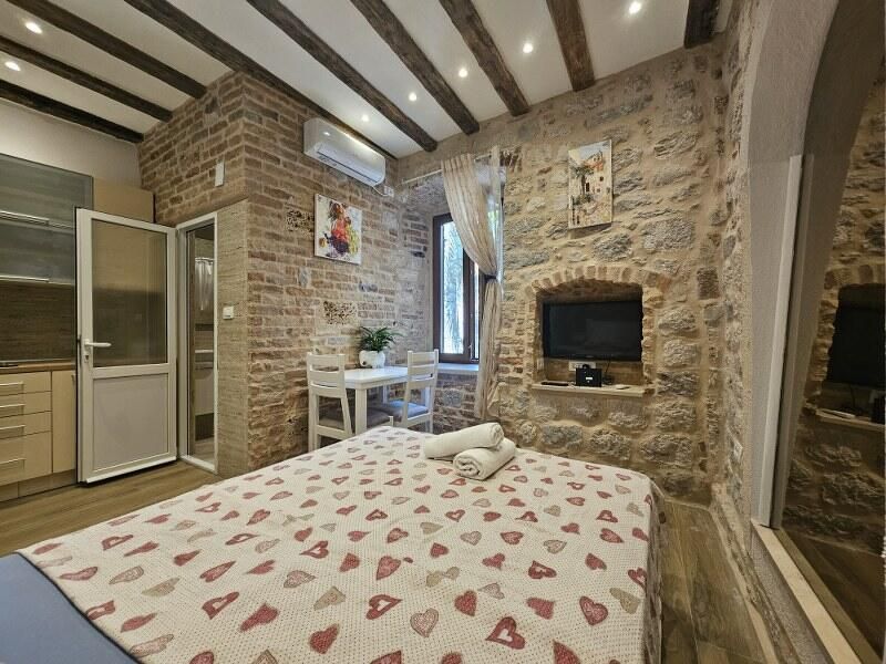 Квартира в Которе, Черногория, 16 м² - фото 4