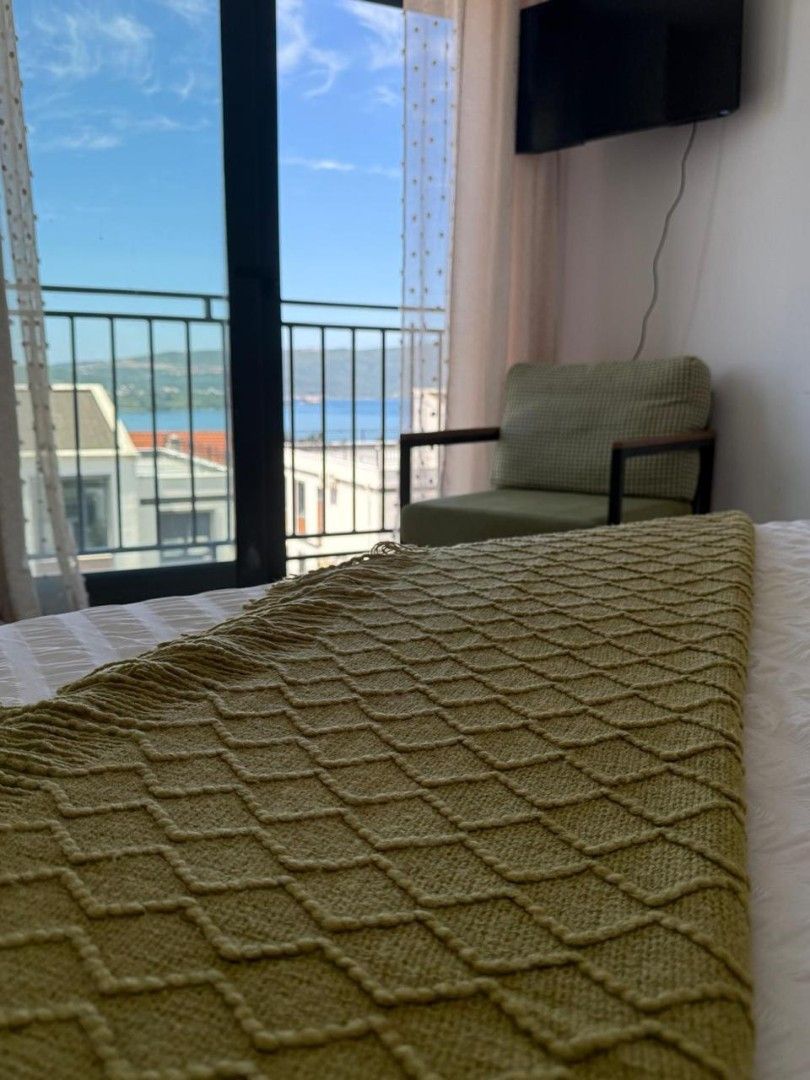 Квартира в Тивате, Черногория, 70 м² - фото 17