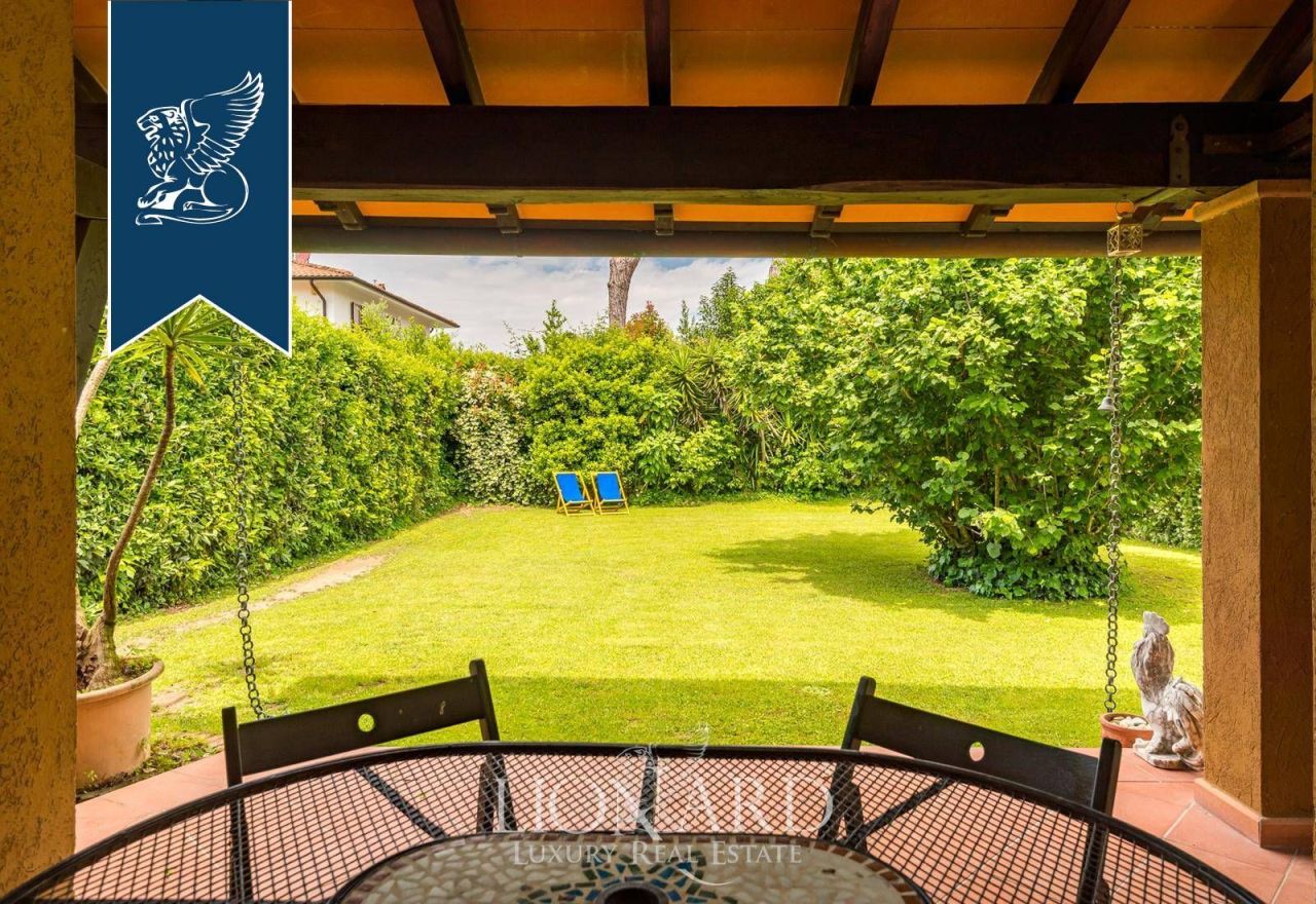 Вилла в Форте деи Марми, Италия, 380 м² - фото 11