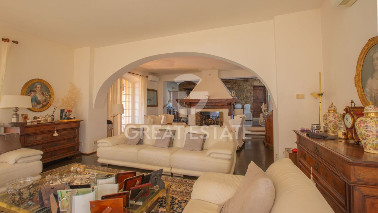 Дом в Маджоне, Италия, 438.15 м² - фото 10