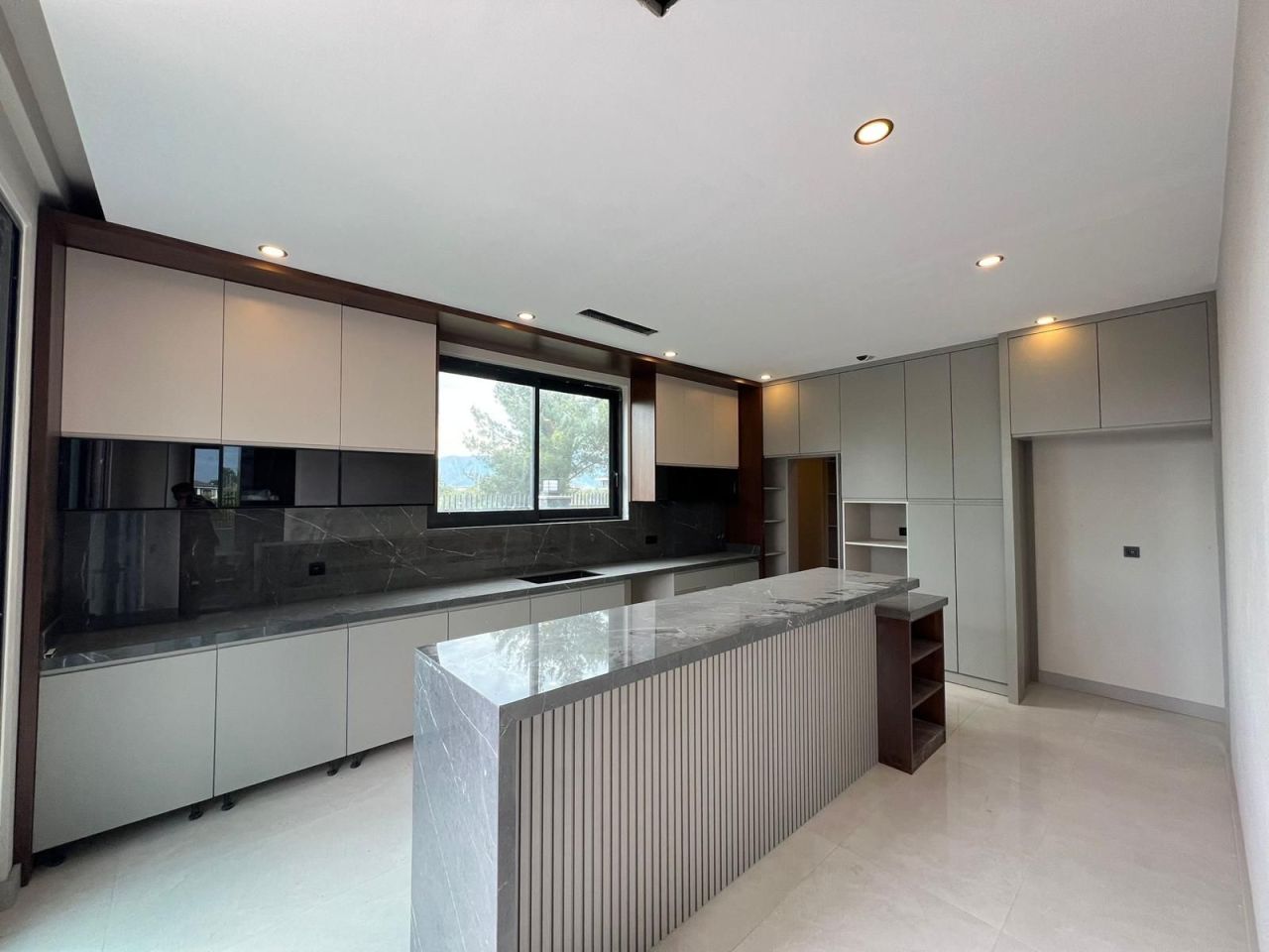 Вилла в Анталии, Турция, 408 м² - фото 18