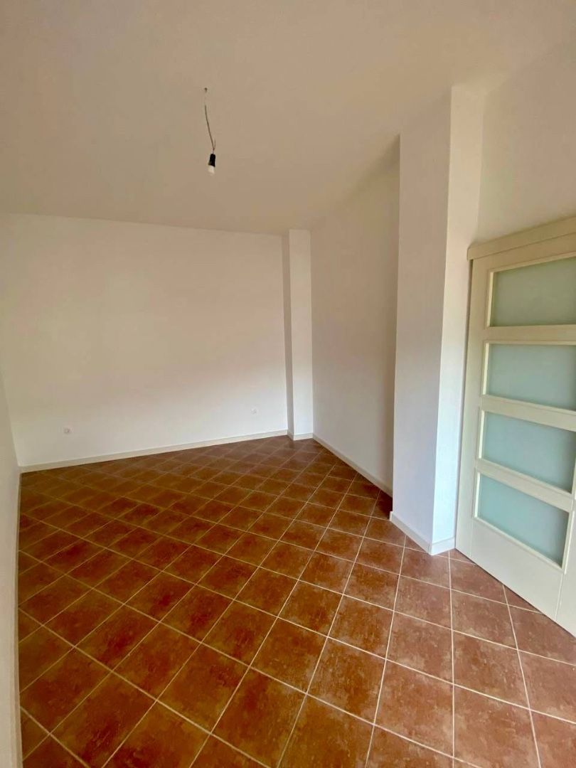 Коммерческая недвижимость в Будве, Черногория, 82 м² - фото 2