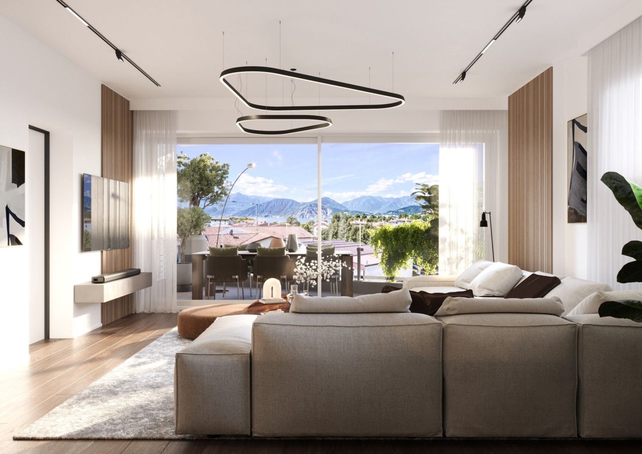 Пентхаус у озера Изео, Италия, 226 м² - фото 1