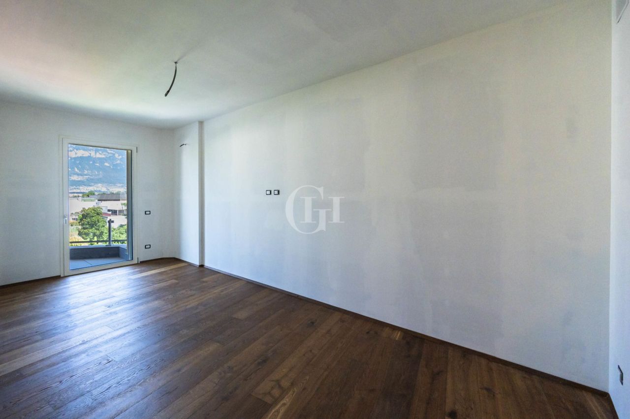 Пентхаус у озера Изео, Италия, 226 м² - фото 12