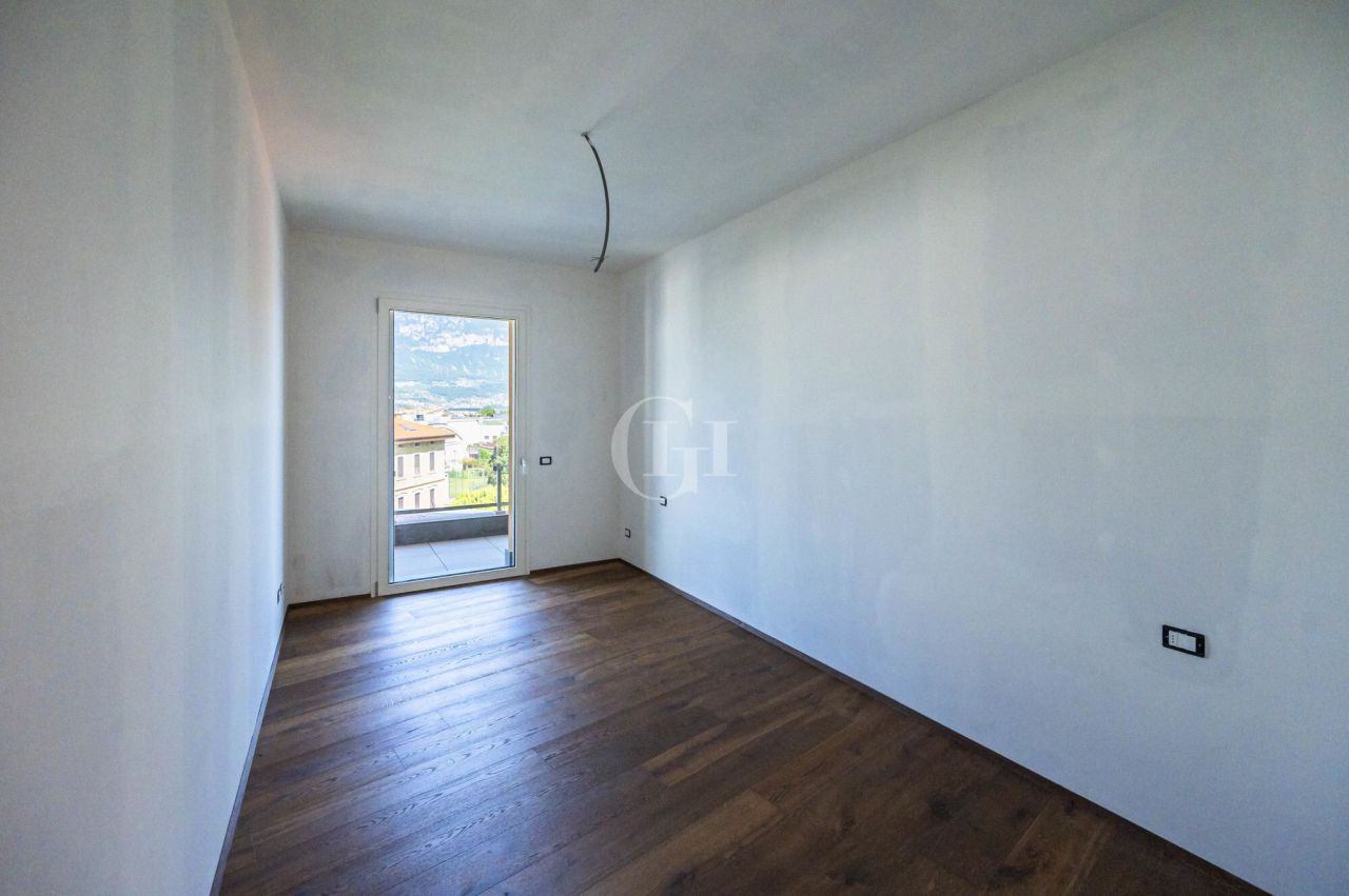 Пентхаус у озера Изео, Италия, 226 м² - фото 15