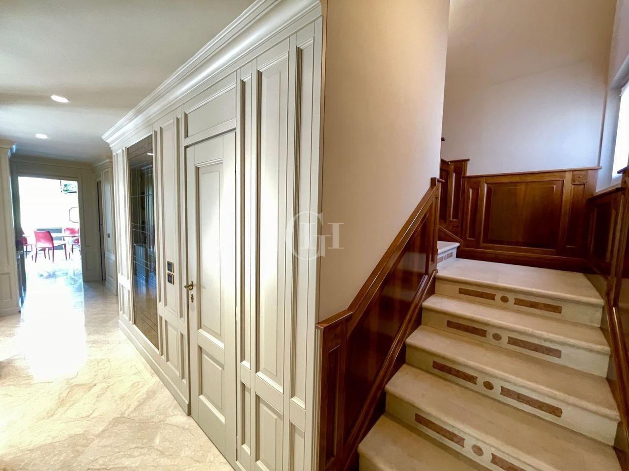 Вилла у озера Изео, Италия, 728 м² - фото 13