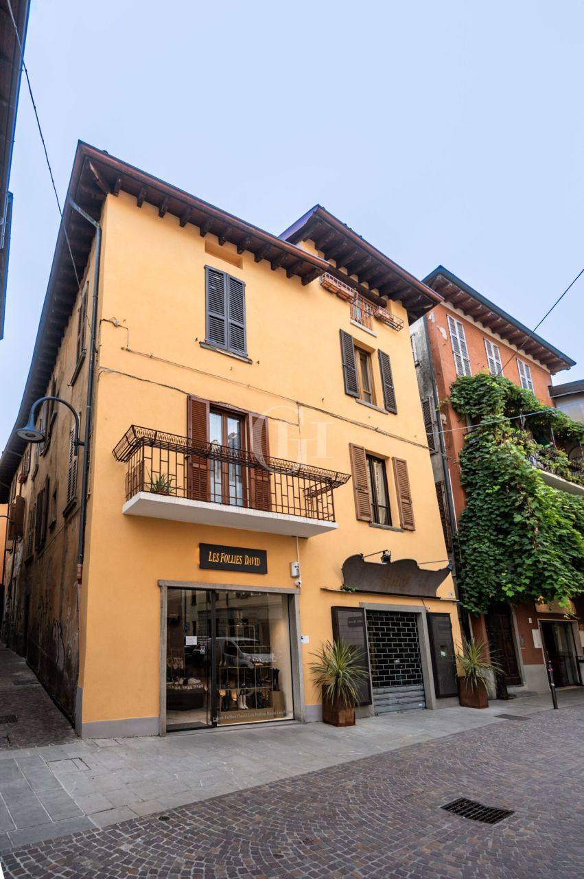 Доходный дом у озера Изео, Италия, 600 м² - фото 4