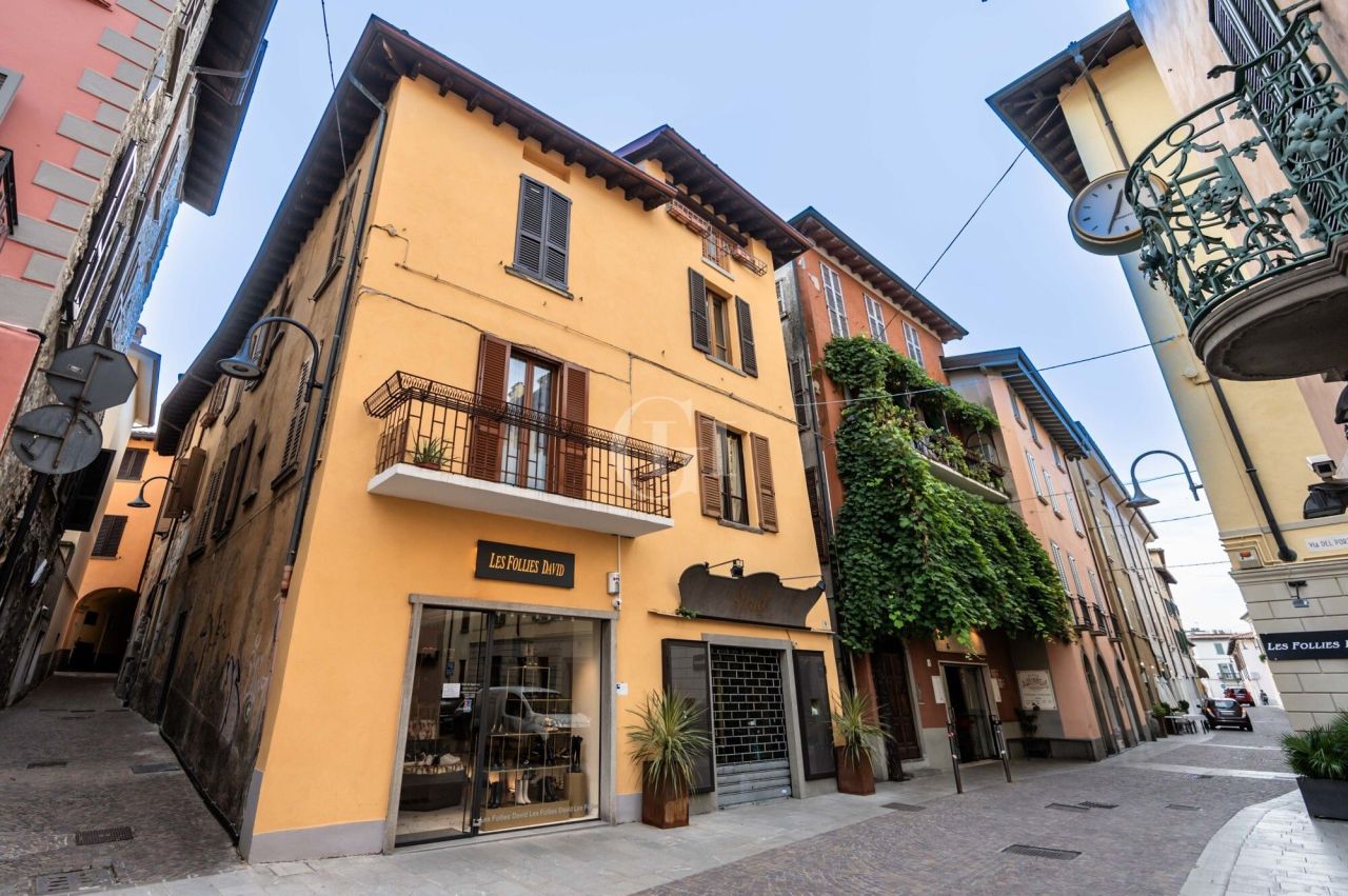 Доходный дом у озера Изео, Италия, 600 м² - фото 5