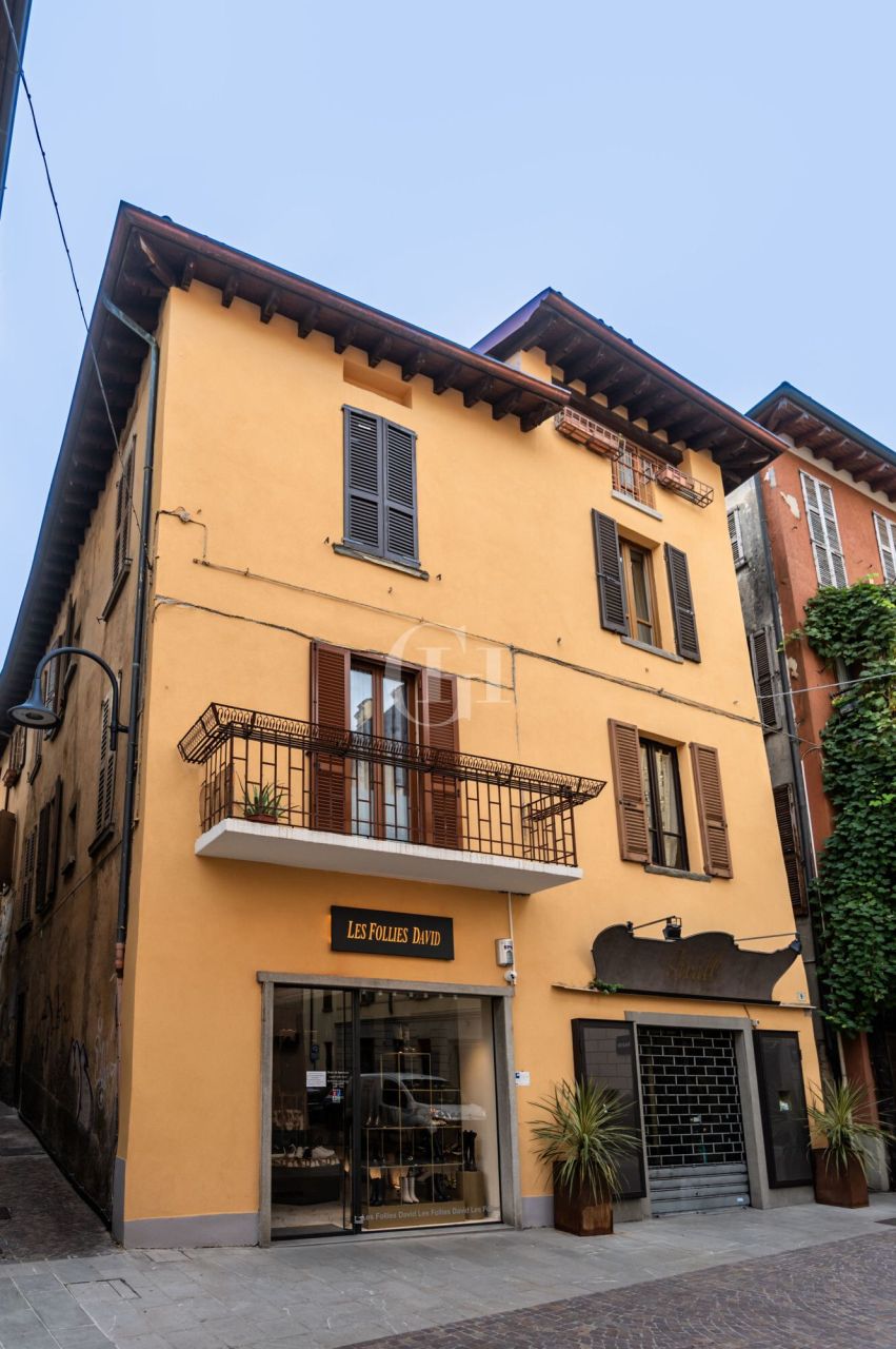 Доходный дом у озера Изео, Италия, 600 м² - фото 6