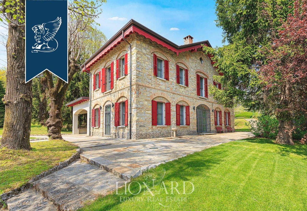 Вилла в Эрбе, Италия, 2 520 м² - фото 4