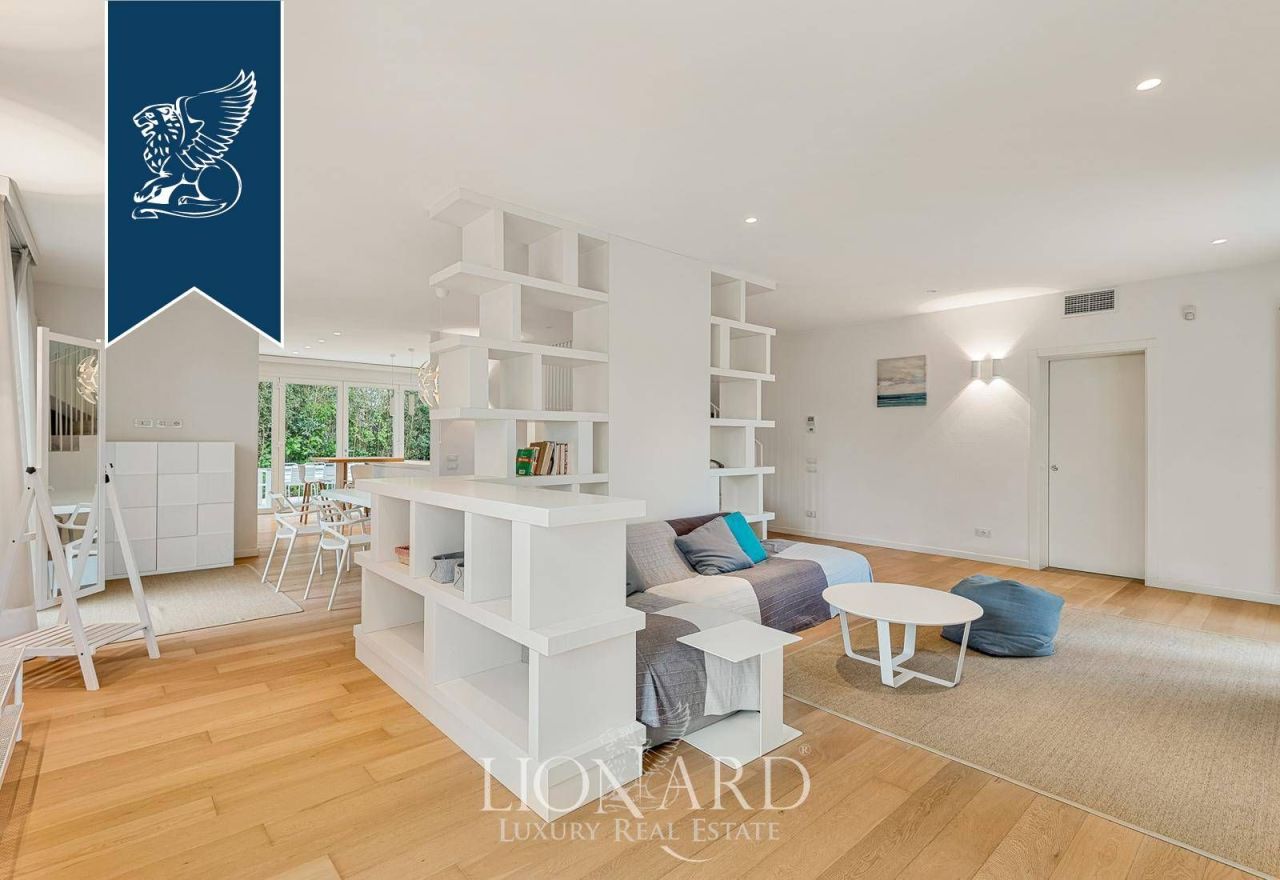 Вилла в Форте деи Марми, Италия, 250 м² - фото 8