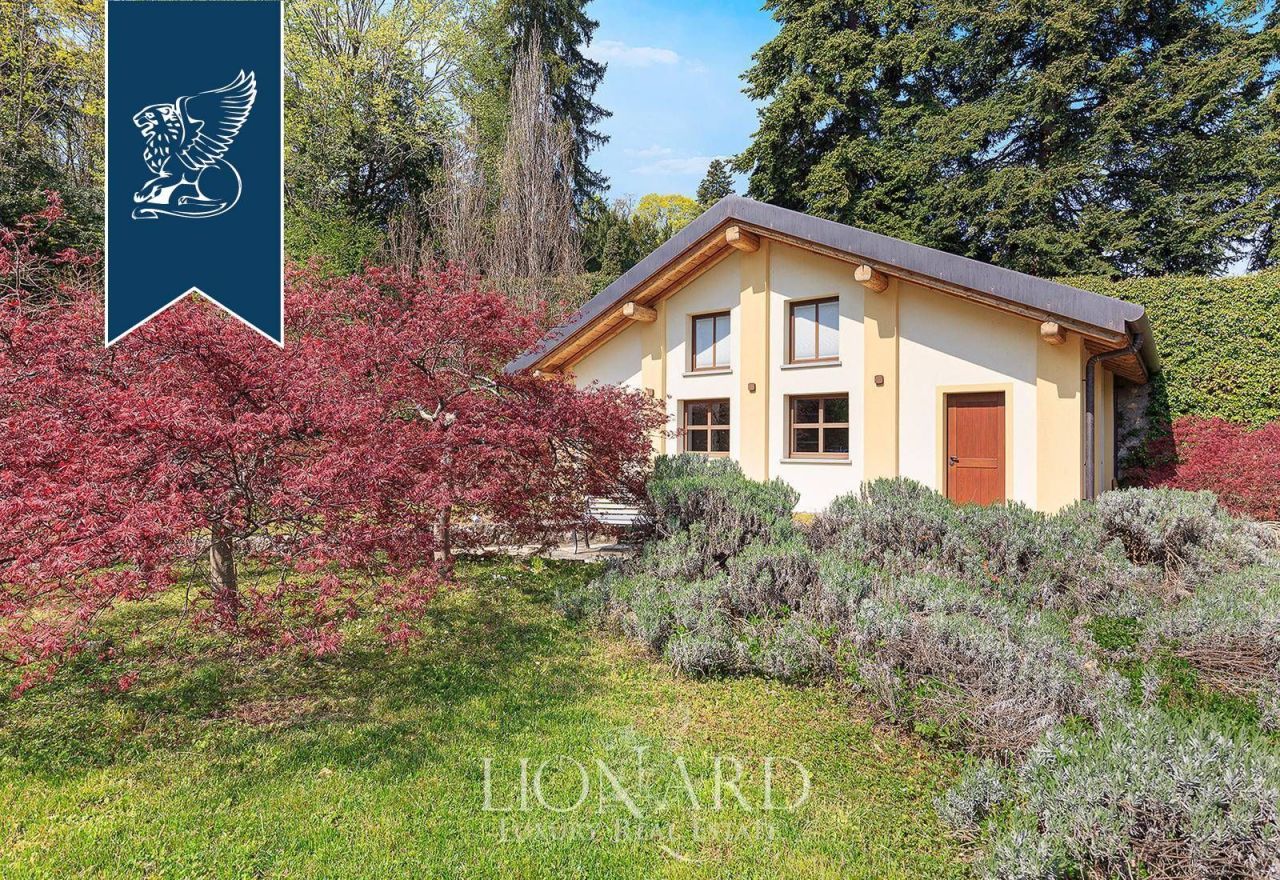 Вилла в Эрбе, Италия, 2 520 м² - фото 11