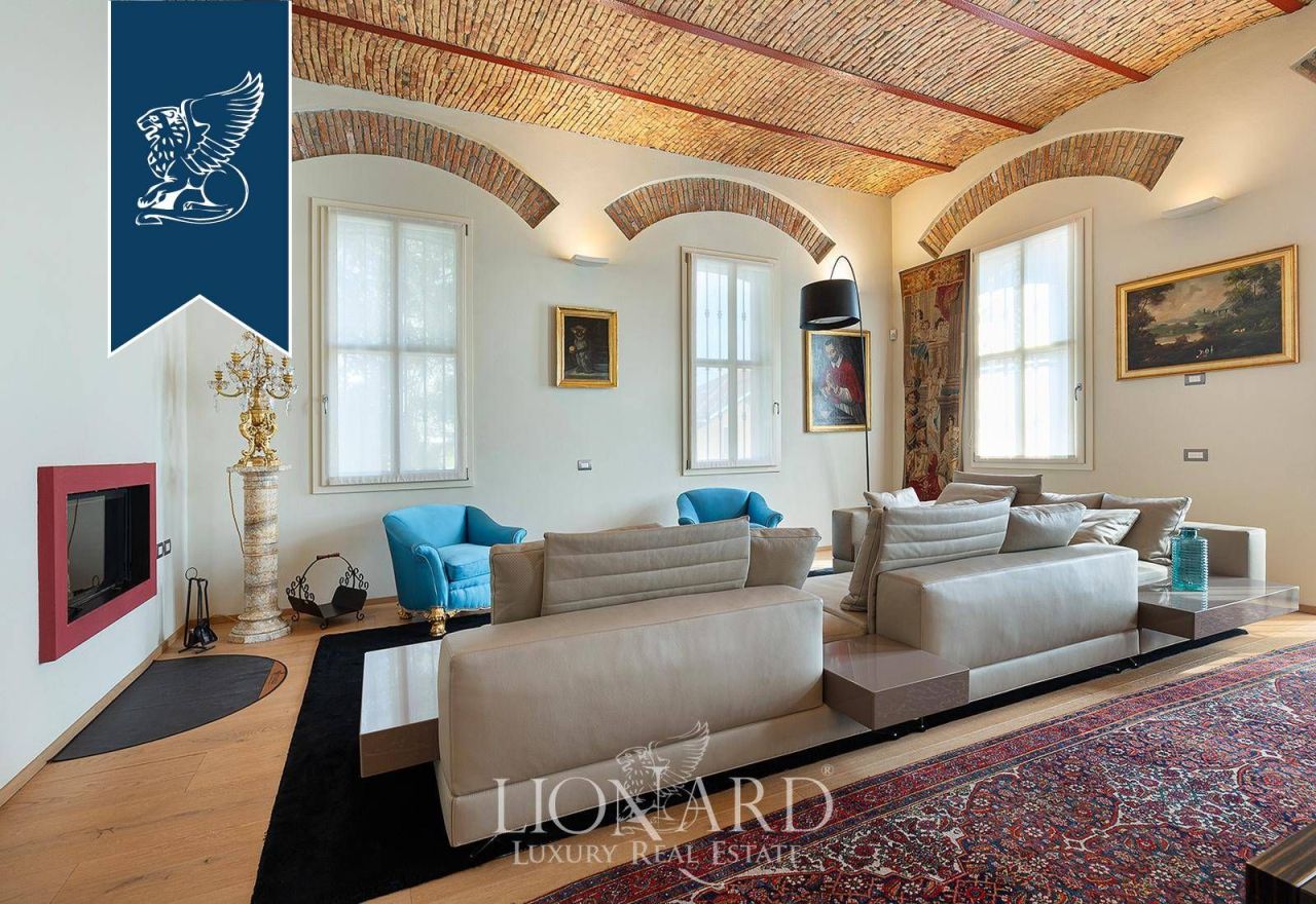 Вилла в Эрбе, Италия, 2 520 м² - фото 16