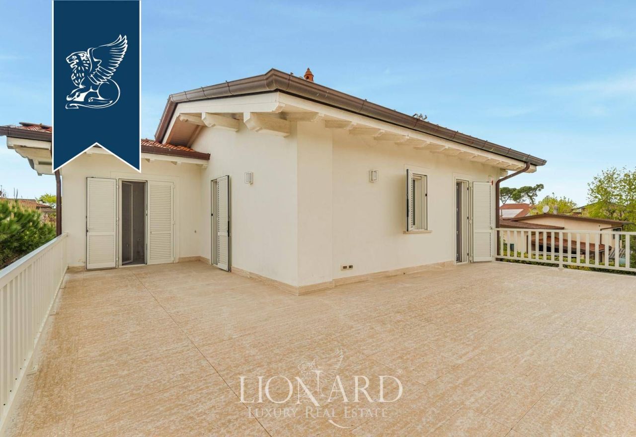 Вилла в Форте деи Марми, Италия, 250 м² - фото 16