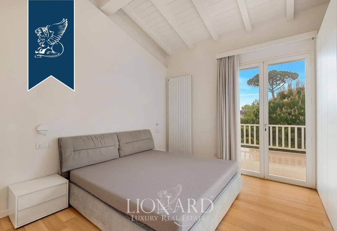 Вилла в Форте деи Марми, Италия, 250 м² - фото 18