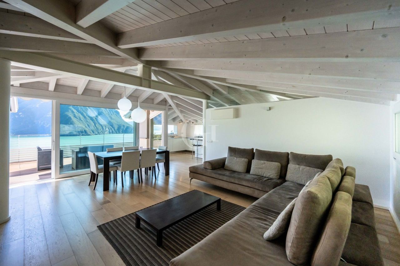 Вилла у озера Изео, Италия, 350 м² - фото 5